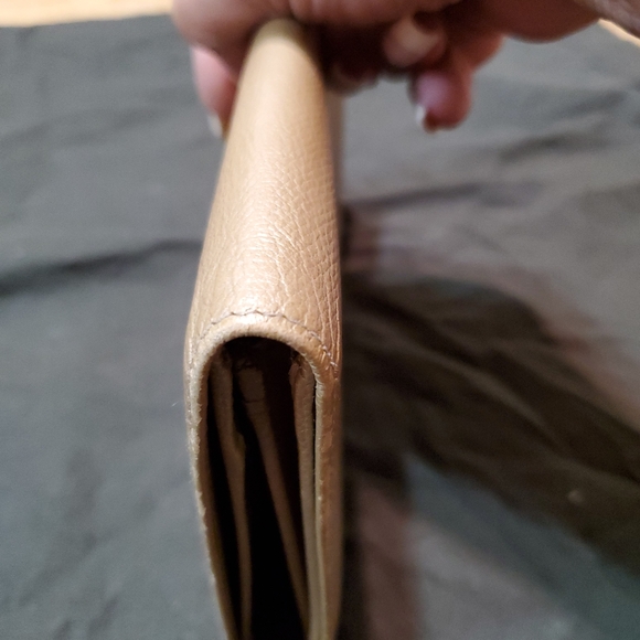 CHANEL Gold Metallic Leather Bifold Wallet. 🌟 Host Pick 🌟 - Picture 13 of 13